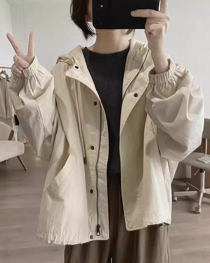 《Helloyabi》散發著自信的魅力的風衣外套 四色減齡連帽寬鬆大碼寬鬆袖寬短款秋季風衣外套 女生短版連帽外套
