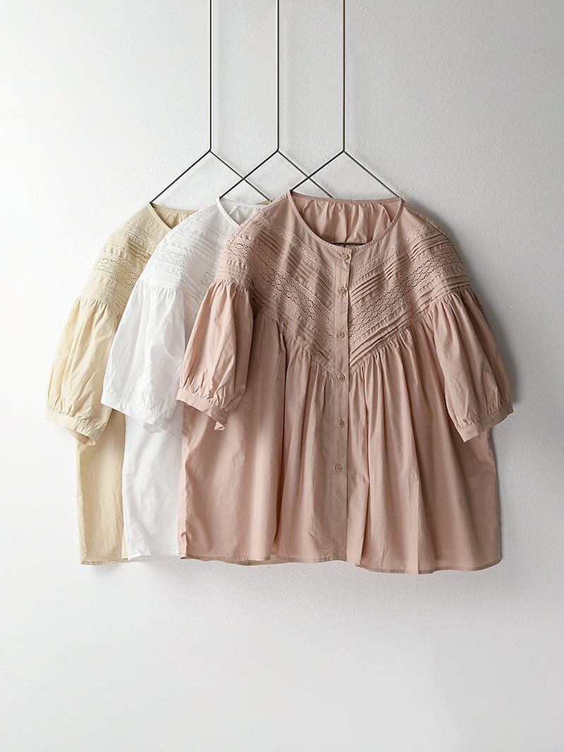 《Helloyabi》🍀舒適 親膚 甜美感都在我們的棉質上衣 森林系圓領拼接鏤空五分袖襯衫 尋找日本的寧靜森林系襯衫